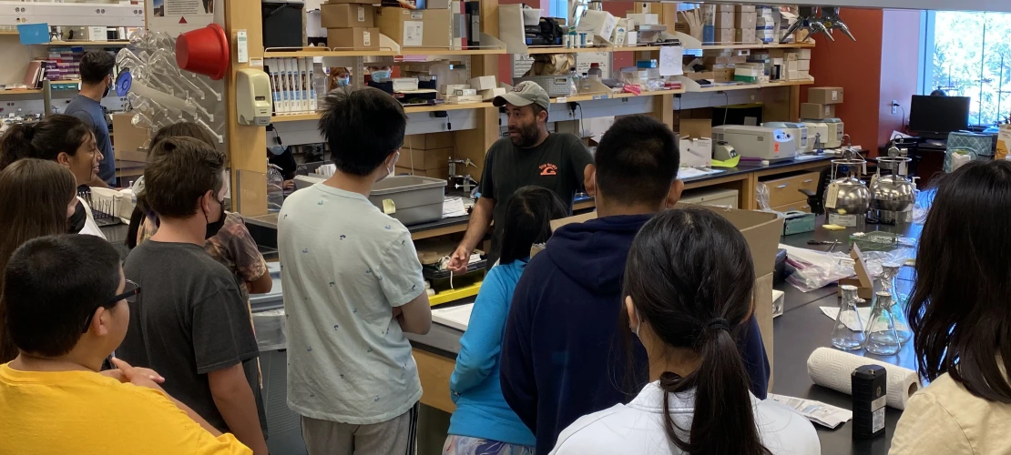 Toxic Detectives touring a lab 