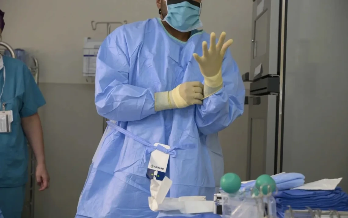 Image of a health worker