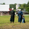 Image of Amish family