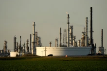 Image of an oil refinery